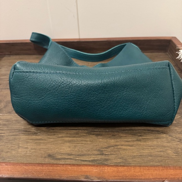 Portland Leather Goods Large Naomi Shoulder Bag in Sea Glass - Picture 9 of 9